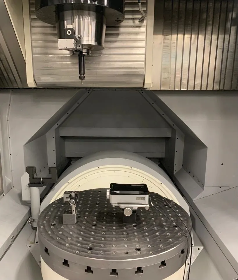 Measuring instrument on a rotary table