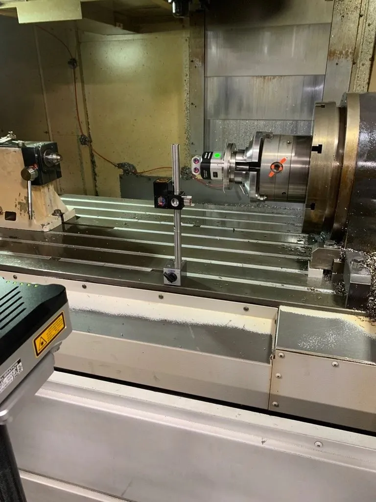 Measurement optic on the machine table
