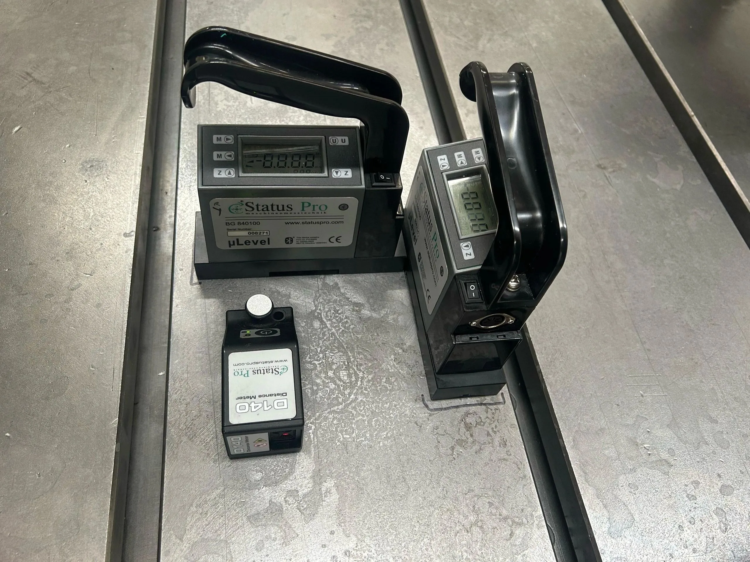 Digital levels and measuring equipment